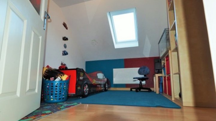 RESERVIERT: Mit Charme modernisiertes Backsteinhaus mit Hof-Wintergarten, Garage und Anbauten!