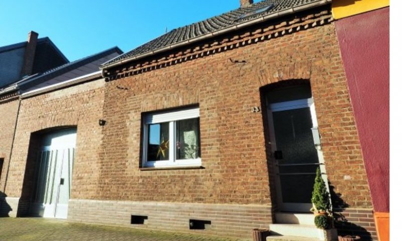 RESERVIERT: Mit Charme modernisiertes Backsteinhaus mit Hof-Wintergarten, Garage und Anbauten!