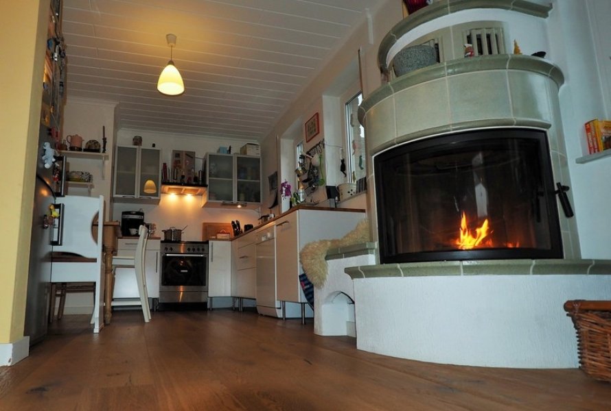Küchenblick mit Kaminofen