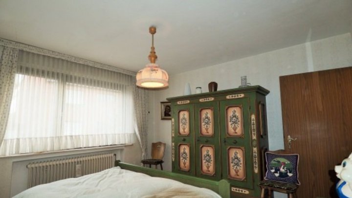 ++ GROSSZÜGIGE DOPPELHAUSHÄLFTE mit VIEL POTENTIAL! ++