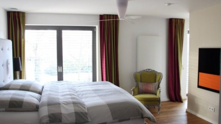 Top kernsaniertes Einfamilienhaus mit großem Garten und angrenzendem Park in Lindenthal