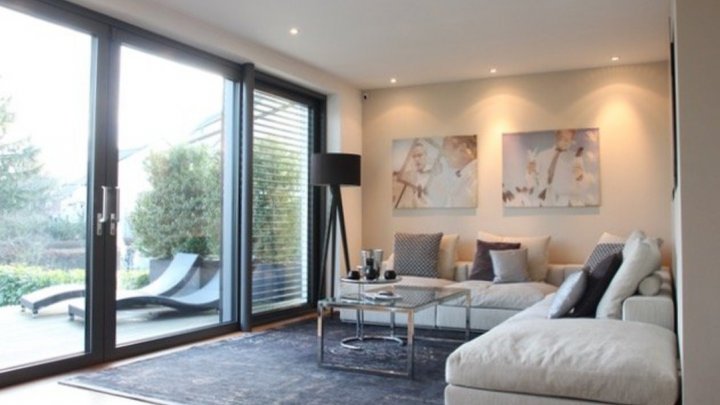 Top kernsaniertes Einfamilienhaus mit großem Garten und angrenzendem Park in Lindenthal