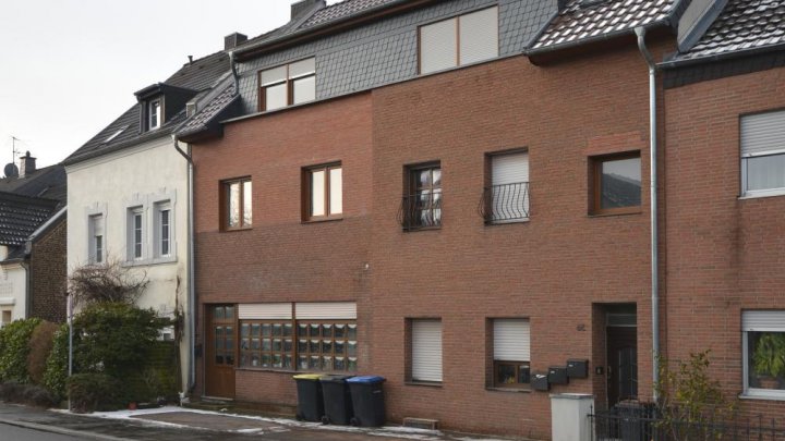 Möbliert: 4-Zimmer-Komfortwohnung in Königsdorf - ab 3 Monate Mietdauer